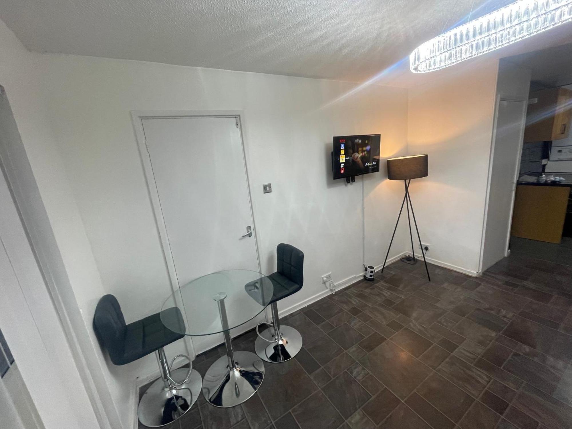 New! 4 Bedroom London House With Garden And Lawn Εξωτερικό φωτογραφία